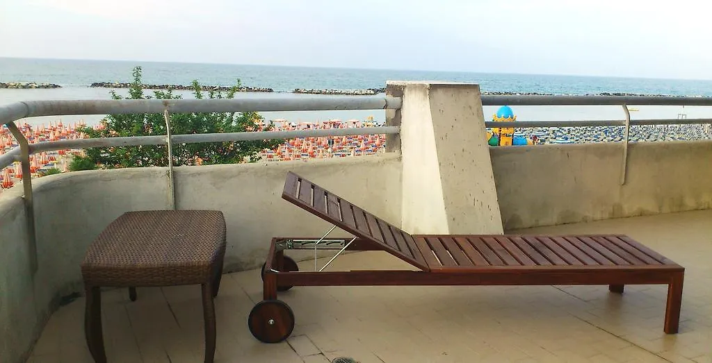 Residence Le Terrazze Sul Mare San Mauro Mare Apart Otel